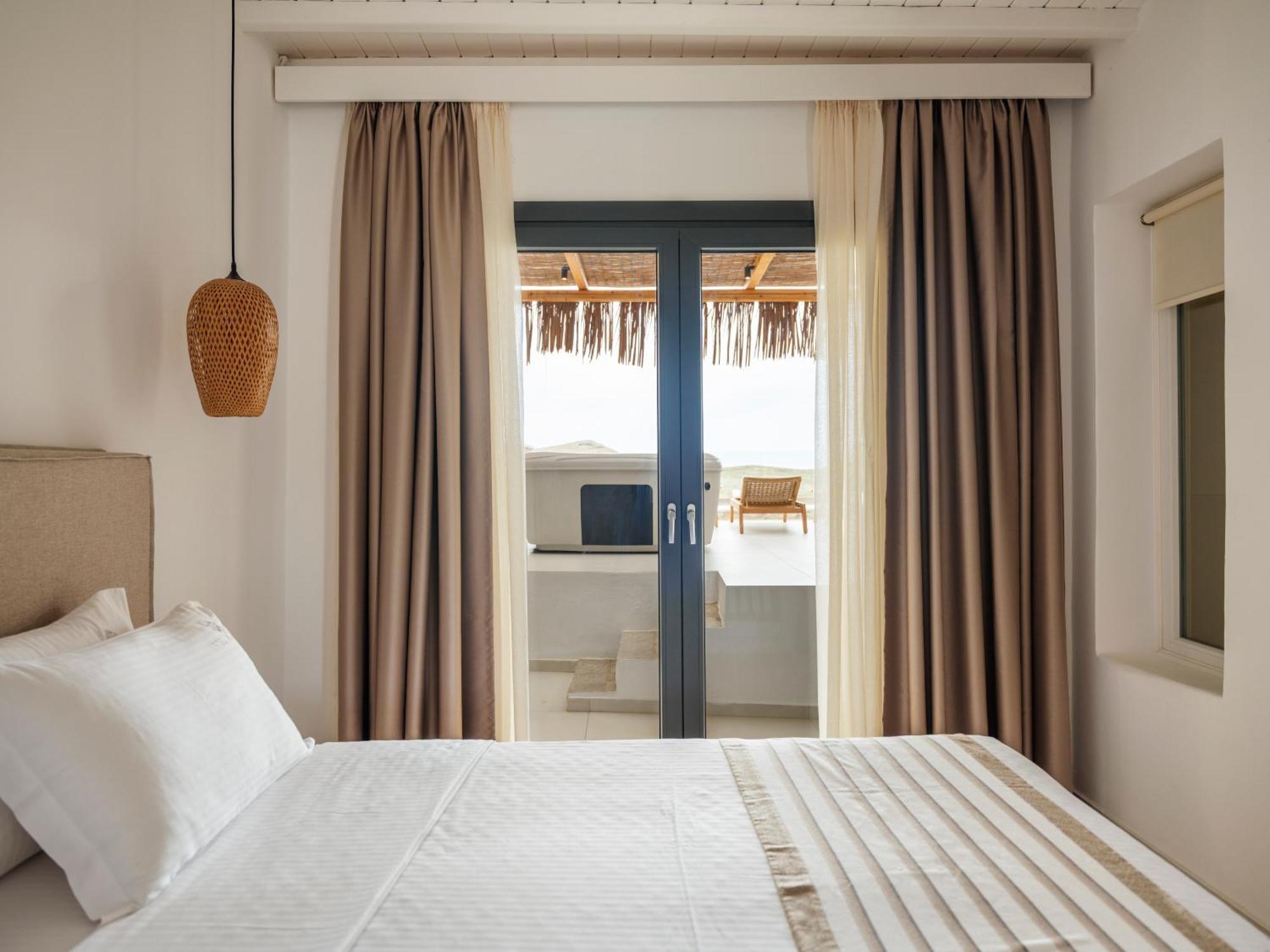 Bay Boutique 4* Ftelia (Mykonos)