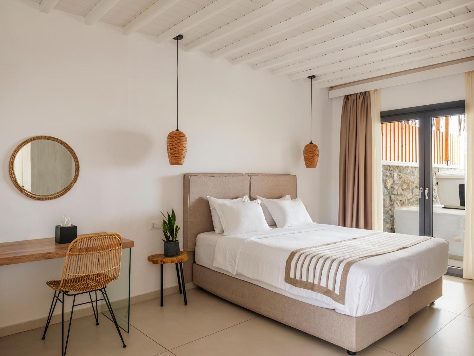 Bay Boutique Ftelia (Mykonos)