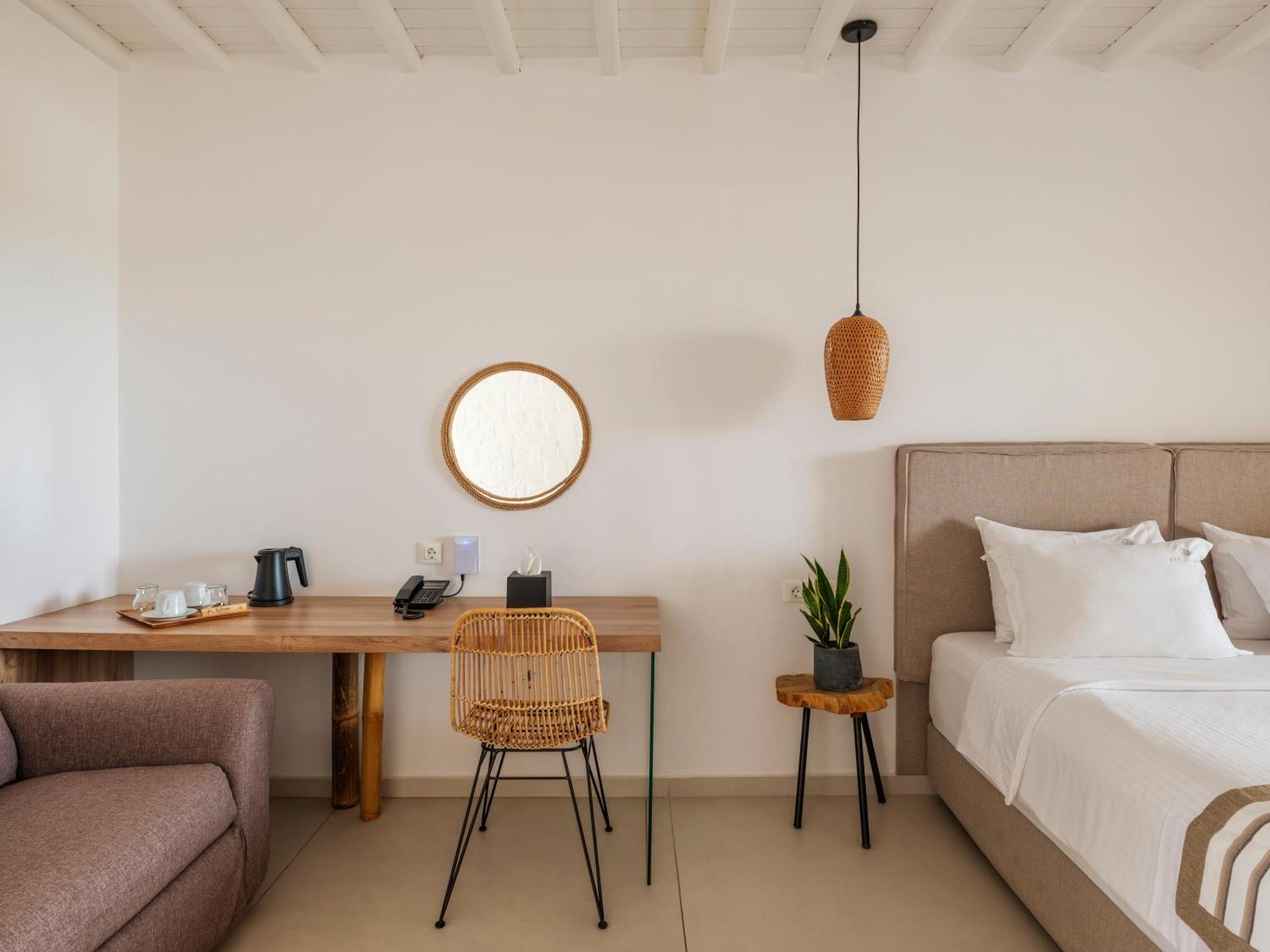 Bay Boutique 4* Ftelia (Mykonos)